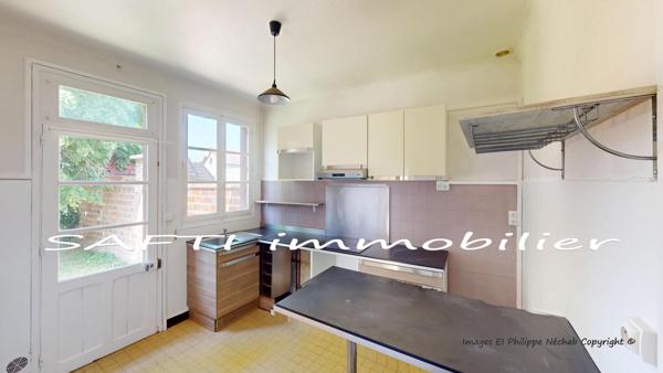 Maison non mitoyenne avec 3/4 chambres + sous-sol total / 339m2 de terrain avec garage