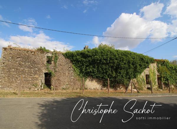 Proche de Surgères Maison à reconstruire et à repenser !