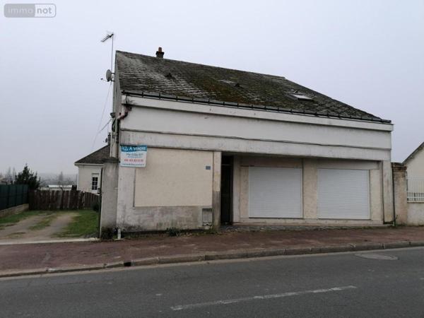Immeuble à vendre à Descartes dans l'Indre-et-Loire (37160), ref : 37082-252
