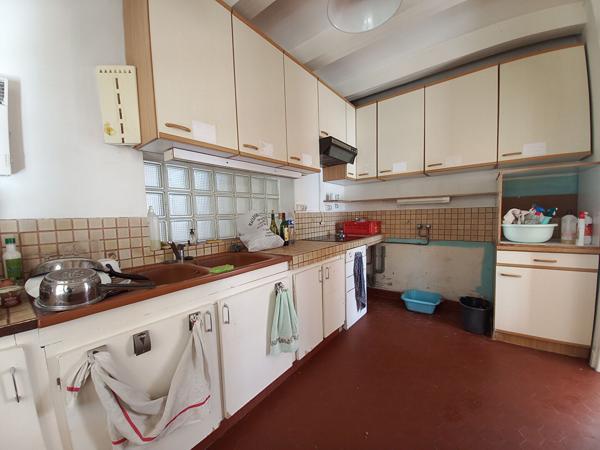 Ensemble immobilier composé de 2 maisons et piscine