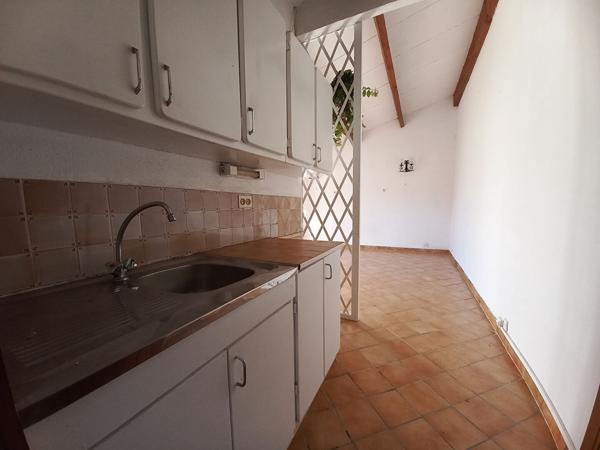 Ensemble immobilier composé de 2 maisons et piscine