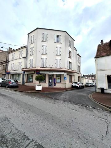 Vente                                                      Immeuble
                        
                                         553 m2                     à Étampes