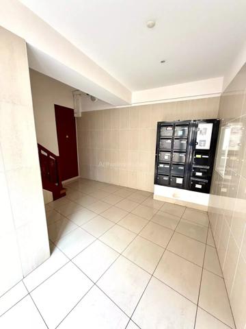 Vente                                                      Immeuble
                        
                                         553 m2                     à Étampes