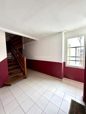 Vente                                                      Immeuble
                        
                                         553 m2                     à Étampes