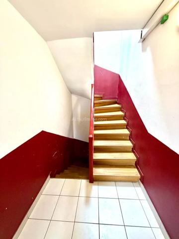 Vente                                                      Immeuble
                        
                                         553 m2                     à Étampes