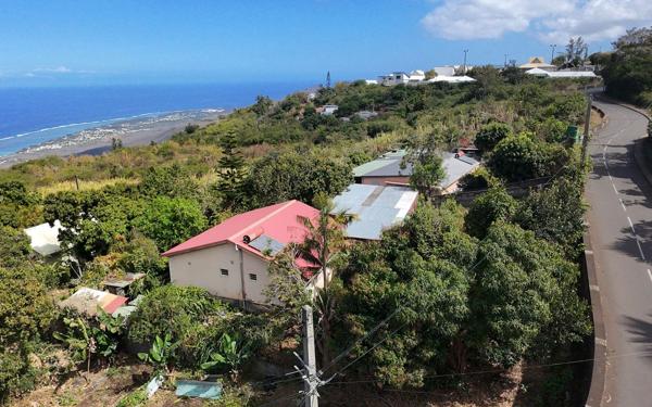 Terrain à vendre    Les Trois-Bassins