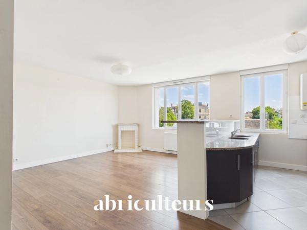 Appartement traversant– 72,8 m² 3 pièces Bordeaux Rue de Pessac