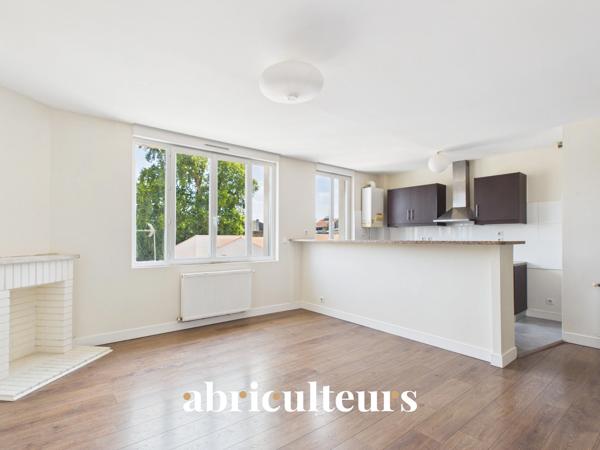 Appartement traversant– 72,8 m² 3 pièces Bordeaux Rue de Pessac