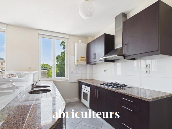 Appartement traversant– 72,8 m² 3 pièces Bordeaux Rue de Pessac