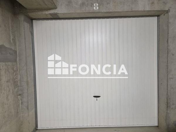 Location Parking 13 m² - RUE LINNE Grenoble 38000