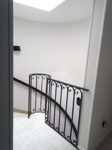 Maison à vendre 4 pièces 97 m², balcon et double garage