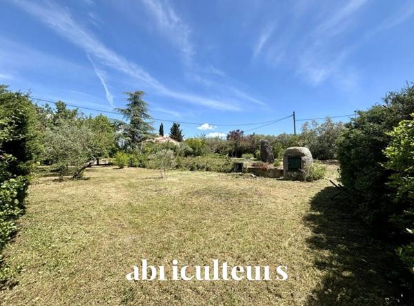 Terrain constructible au cœur d'un environnement paysager classé en vente à Aix-en-Provence (13100)