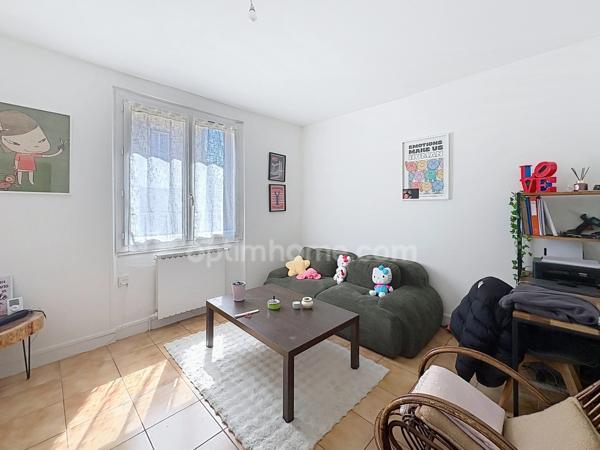 CHAMPAGNE SUR OISE (95) Maison louée en 2 appartements de 2 pièces