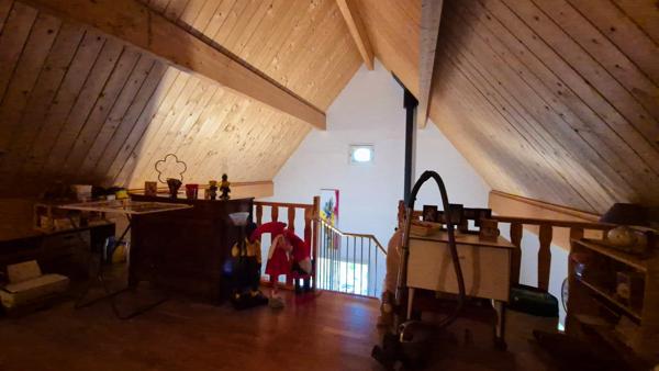 CHARMANTE MAISON PÉRIGOURDINE AVEC VUE ET BOIS ET DÉPENDANCES