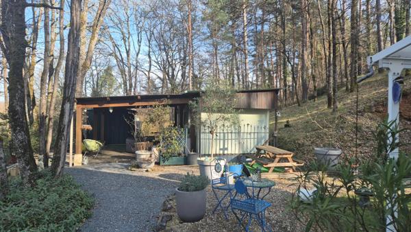 CHARMANTE MAISON PÉRIGOURDINE AVEC VUE ET BOIS ET DÉPENDANCES