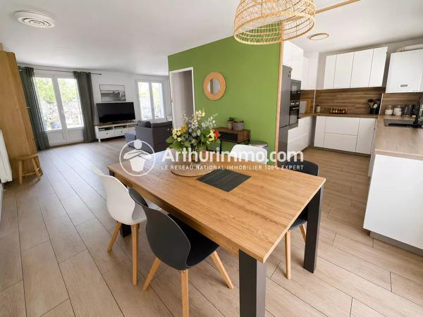 Vente                                                      Maison
                        
                     6 pièces                      90 m2                     à Saint-Pierre-du-Perray