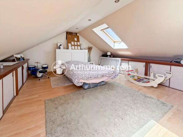 Vente                                                      Maison
                        
                     6 pièces                      90 m2                     à Saint-Pierre-du-Perray