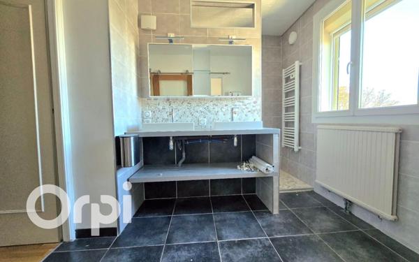 Appartement à vendre    3 pièces • 80,23 m2 Saint-Martin-de-Crau