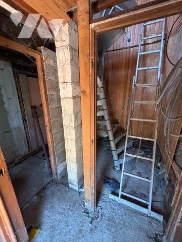 Maison mitoyenne (sur 1 côté) de 3 pièces (environ 50 m² habitables, à rénover totalement), si