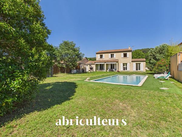 Maison 128 m² 7 pièces Saint-Chamas (13250)
