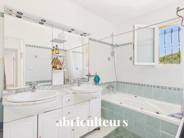 Maison 128 m² 7 pièces Saint-Chamas (13250)