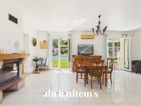Maison 128 m² 7 pièces Saint-Chamas (13250)