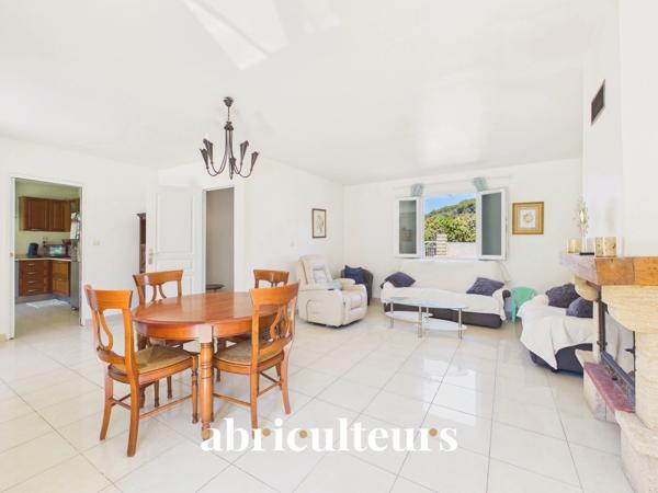 Maison 128 m² 7 pièces Saint-Chamas (13250)