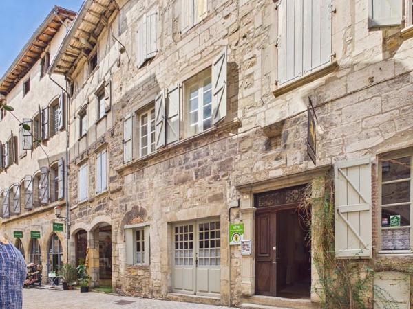 Une Demeure historique avec jardin au cœur de Saint-Antonin-Noble-Val