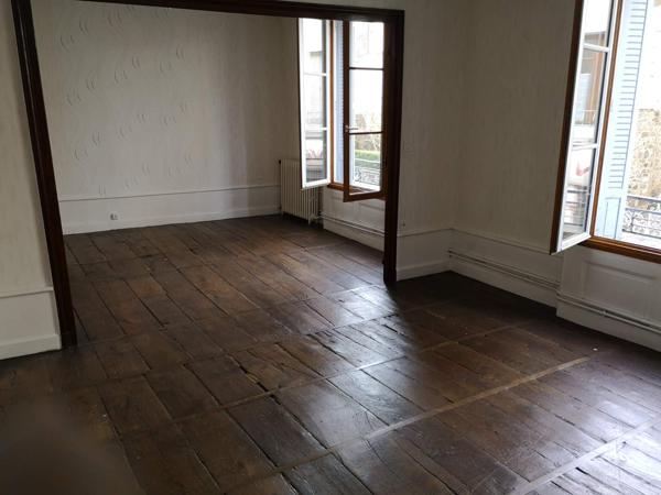 Appartement type T3, 2 chambres, une cave dans immeuble ancien sécurisé, centre ville 19000 Tulle