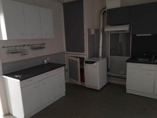 Appartement type T3, 2 chambres, une cave dans immeuble ancien sécurisé, centre ville 19000 Tulle