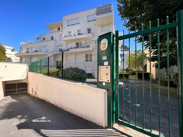 PARKING, REIMS - GAMBETTA