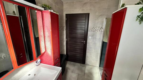 Vente                                                      Maison
                        
                     4 pièces                      105 m2                     à Gien