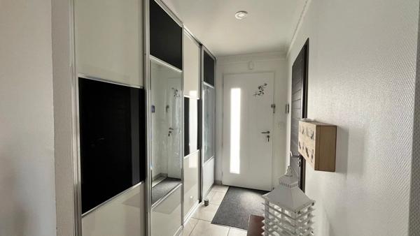 Vente                                                      Maison
                        
                     4 pièces                      105 m2                     à Gien