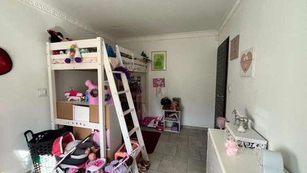 Vente                                                      Maison
                        
                     4 pièces                      105 m2                     à Gien