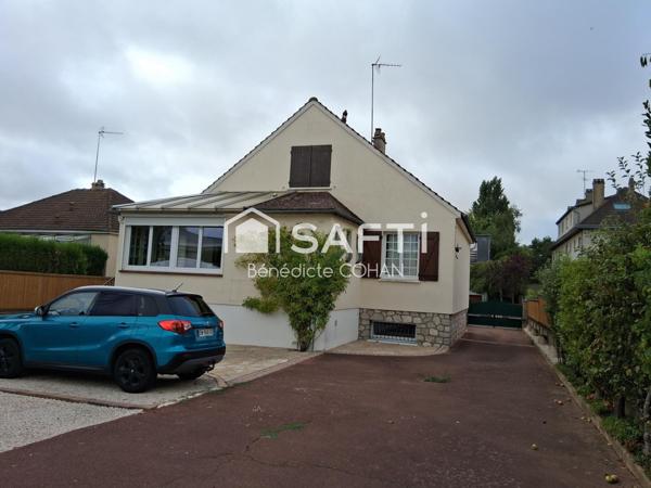 Pavillon divisé en quatre logements