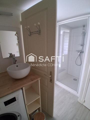 Pavillon divisé en quatre logements