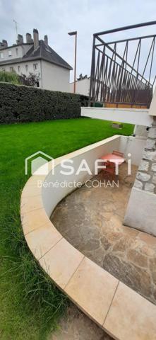 Pavillon divisé en quatre logements