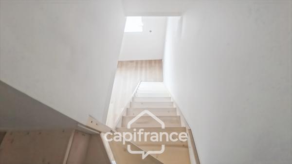 Bagnolet-Limite Montreuil-A vendre triplex totalement rénové-3 pièces-3ème et dernier étage-avec ascenseur-Luminosité