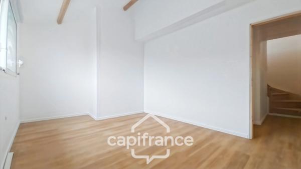 Bagnolet-Limite Montreuil-A vendre triplex totalement rénové-3 pièces-3ème et dernier étage-avec ascenseur-Luminosité