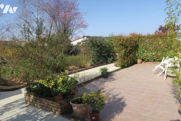 VIAGER OCCUPE. Maison T5  - Garage - Dépendance - Terrasse - Jardin. 1215 m² cadastré.