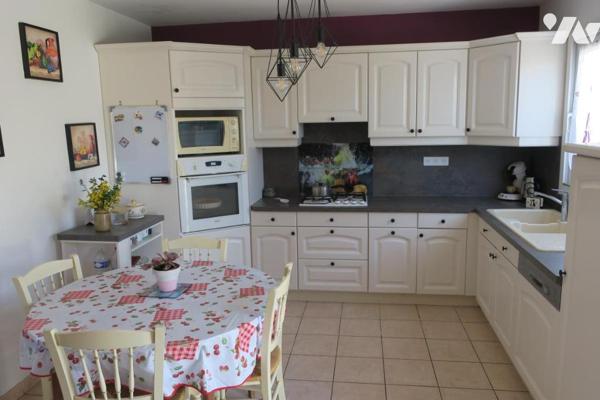 VIAGER OCCUPE. Maison T5  - Garage - Dépendance - Terrasse - Jardin. 1215 m² cadastré.