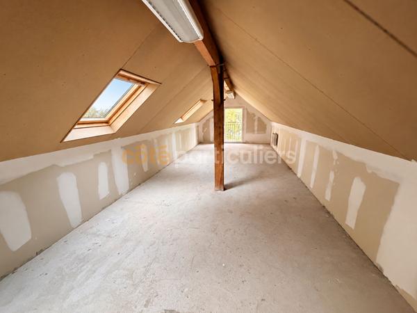 Vente
                Maison93 m² - 3 Pièces -
                    AMBOISE (37400)