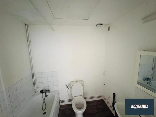 Studio indépendant à proximité immédiate du Metro Montebell