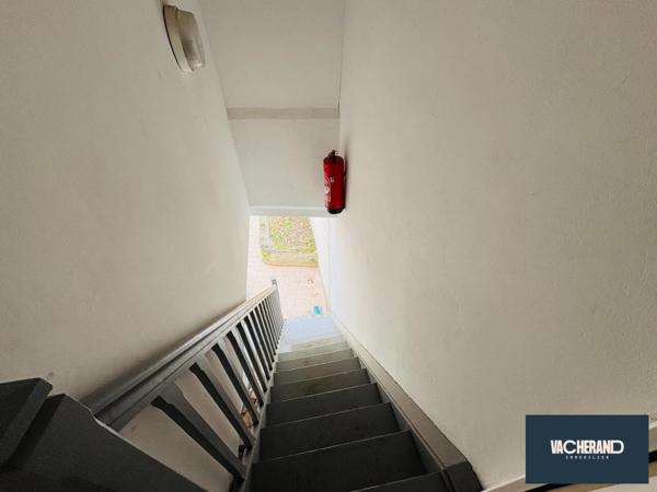 Studio indépendant à proximité immédiate du Metro Montebell