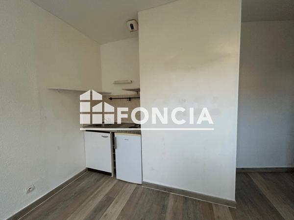 Location Studio 16 m² - 40 RUE MAGENTA Poitiers 86000
