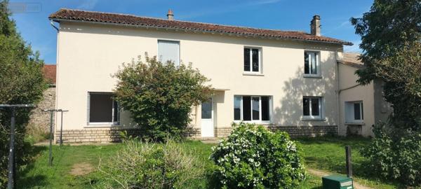 Maison à restaurer à vendre à Chenay dans les Deux-Sèvres (79120), ref : 3419