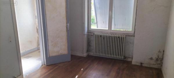 Maison à restaurer à vendre à Chenay dans les Deux-Sèvres (79120), ref : 3419