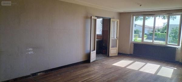 Maison à restaurer à vendre à Chenay dans les Deux-Sèvres (79120), ref : 3419