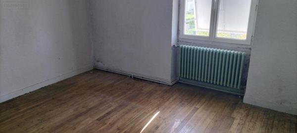 Maison à restaurer à vendre à Chenay dans les Deux-Sèvres (79120), ref : 3419