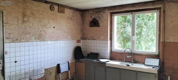 Maison à restaurer à vendre à Chenay dans les Deux-Sèvres (79120), ref : 3419